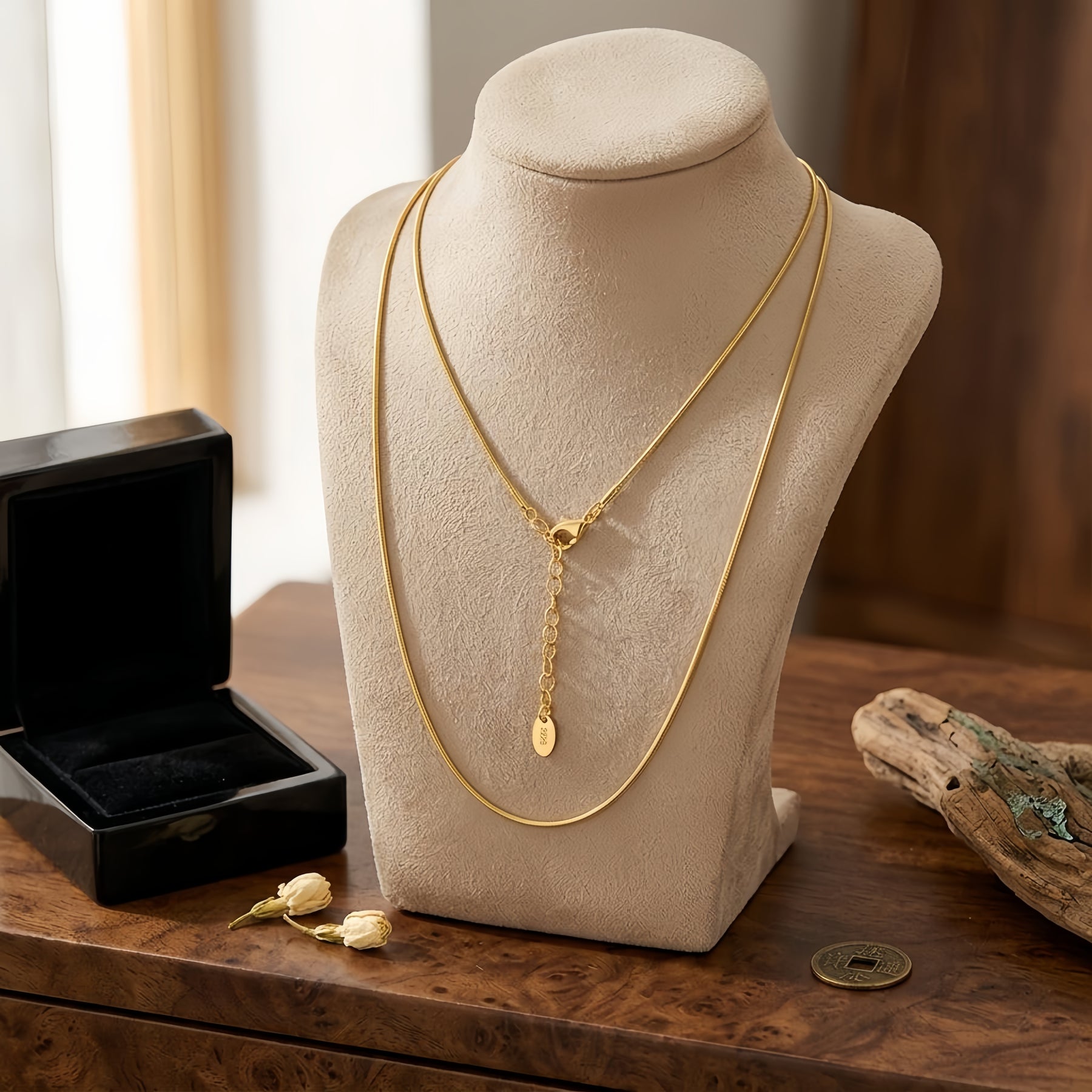 gold-plated Snake Chain Necklace – gold-plated necklace, close-up