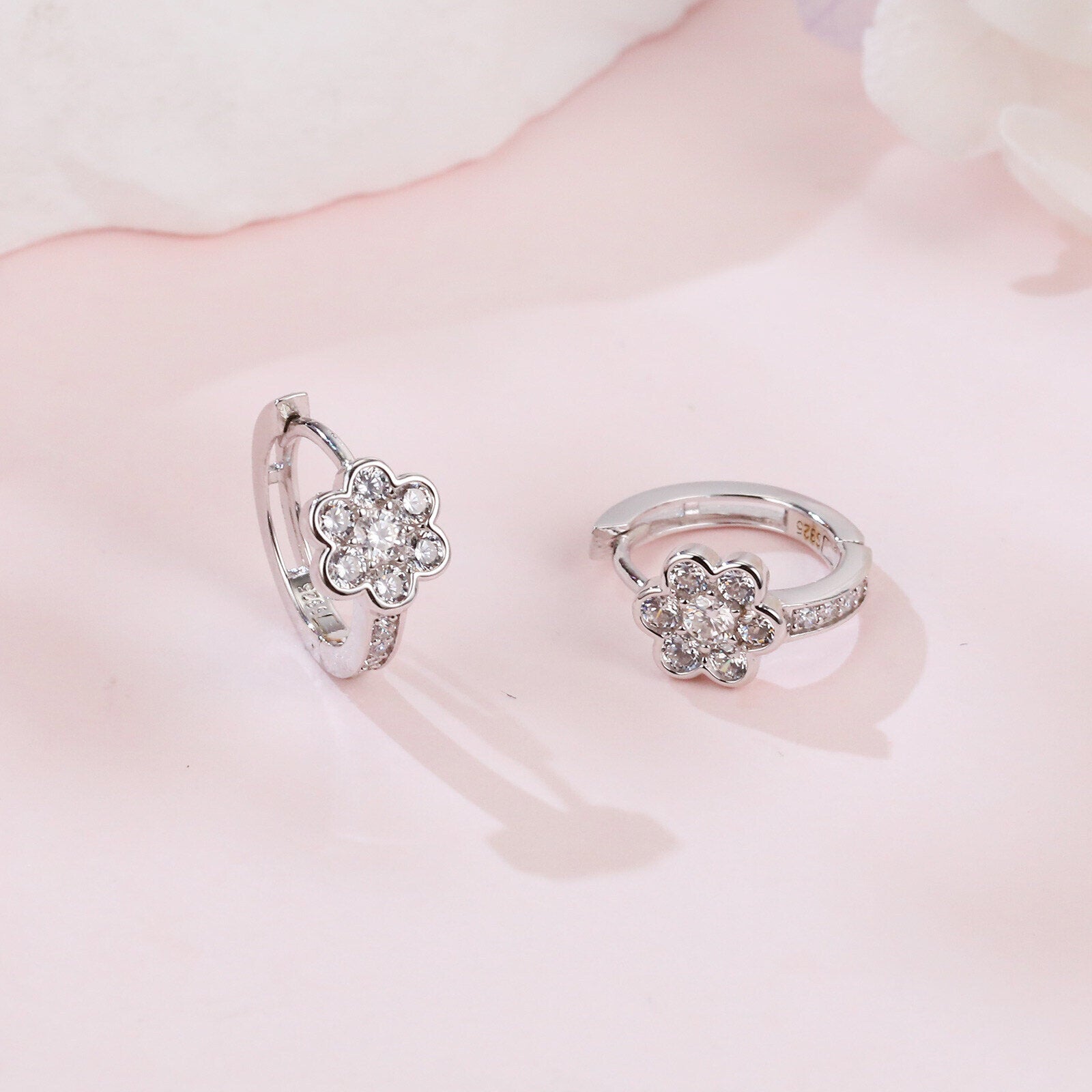 Luxury Floral Sparkling stone Earrings – sparkling stone earrings