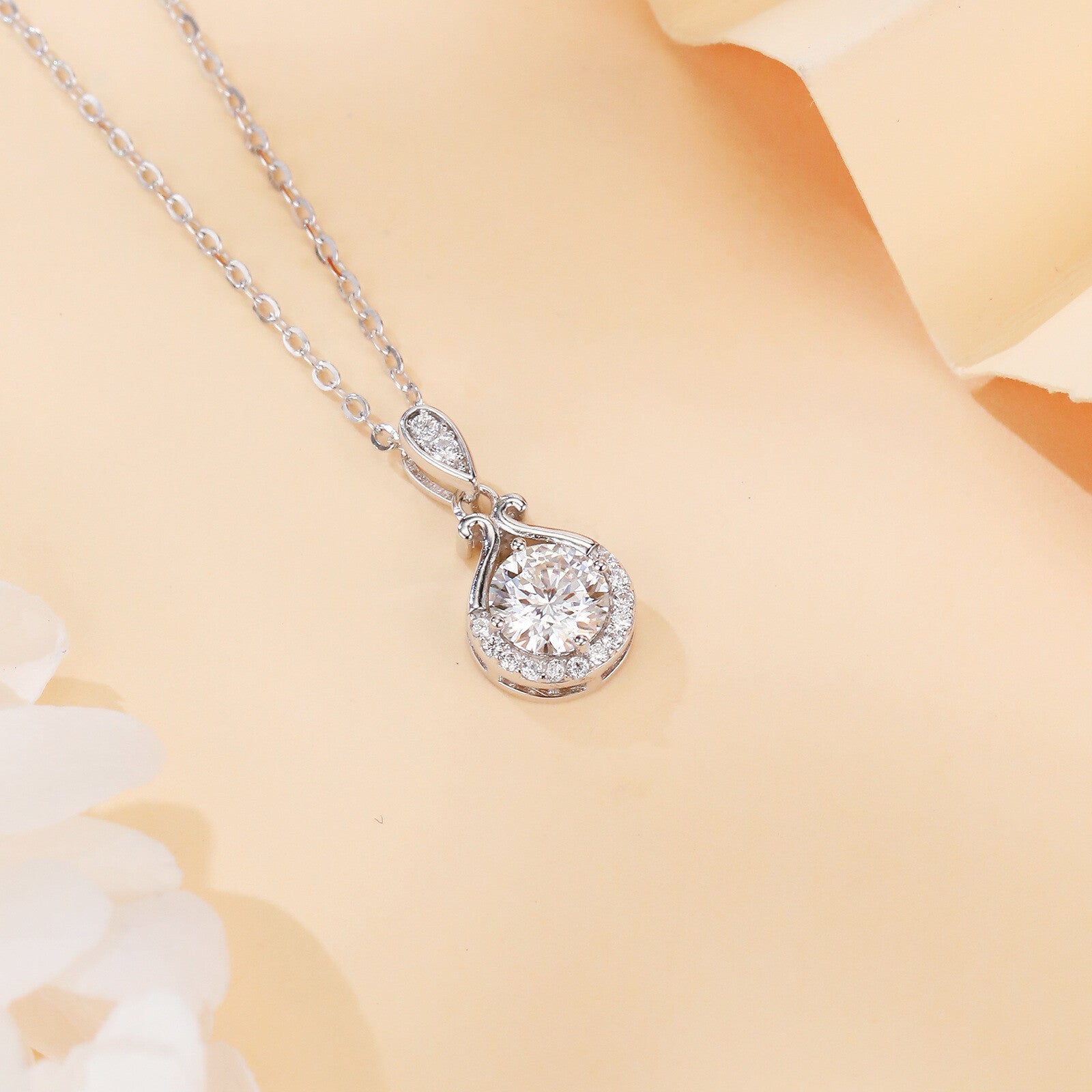 Sparkling stone Teardrop Pendant Necklace – sparkling stone necklace, front view