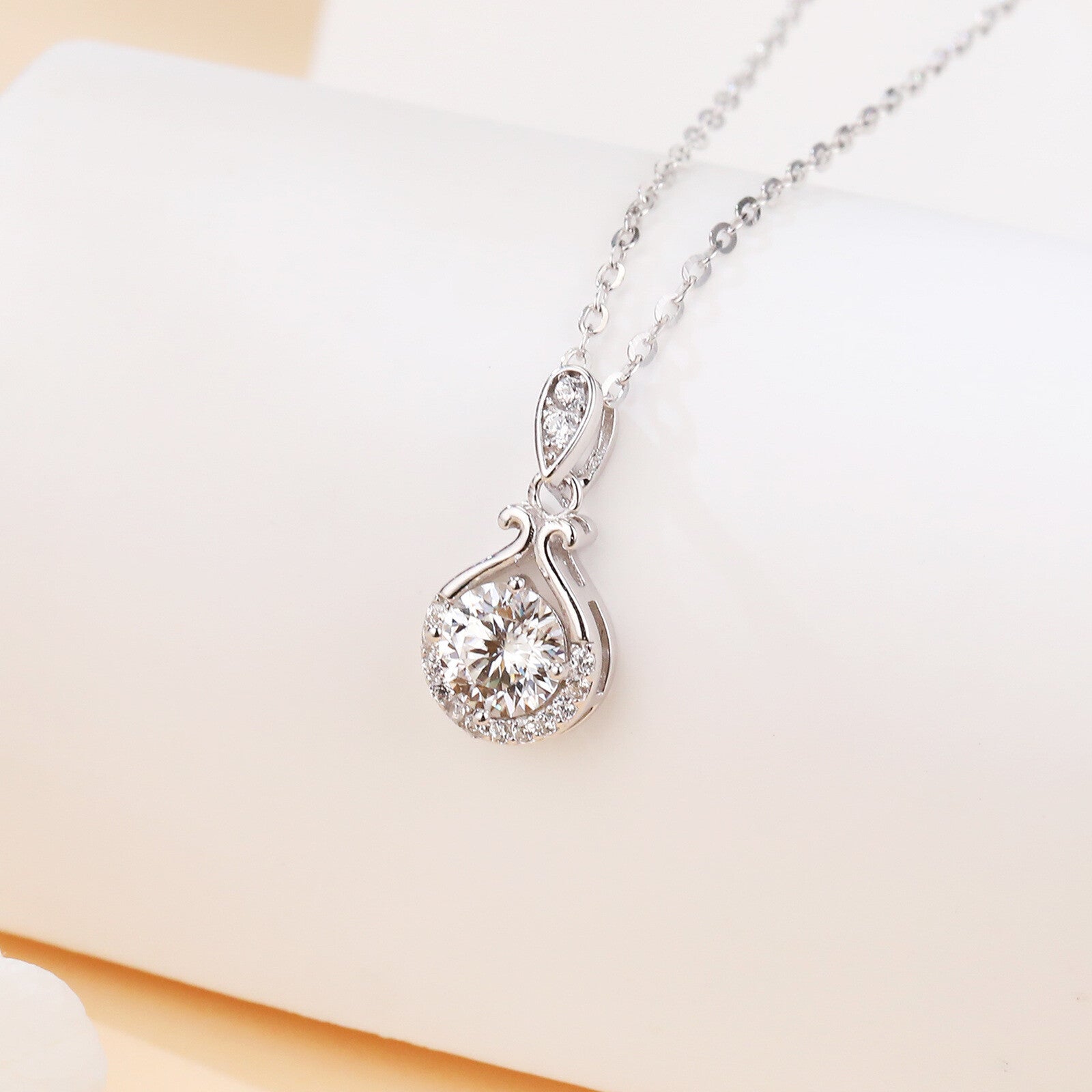 Sparkling stone Teardrop Pendant Necklace – sparkling stone necklace
