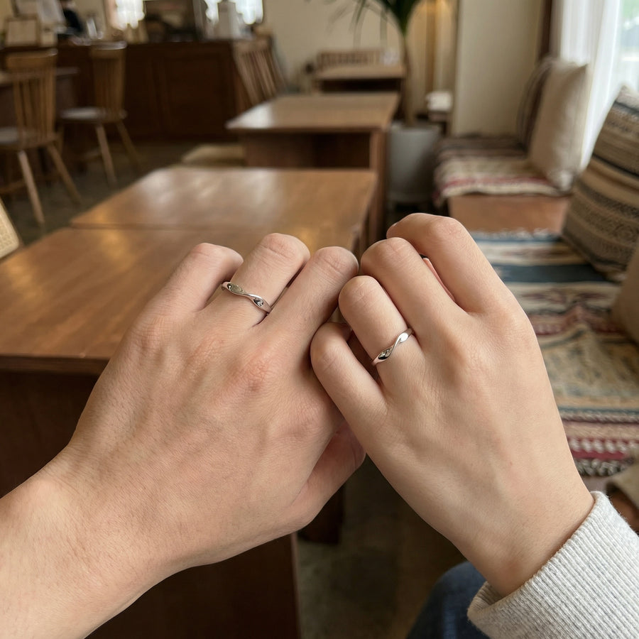 Möbius Twist Couple Rings – sterling silver ring, side detail