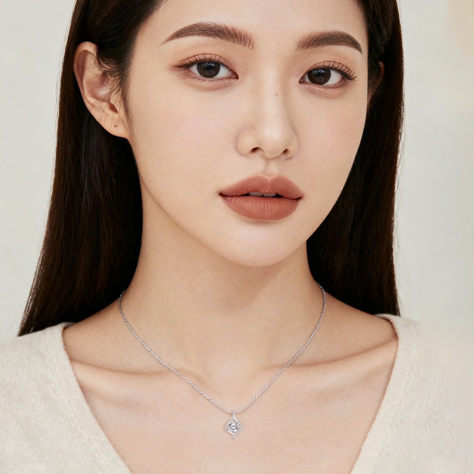 Twisted Sparkling stone Pendant Necklace – sparkling stone necklace, front view