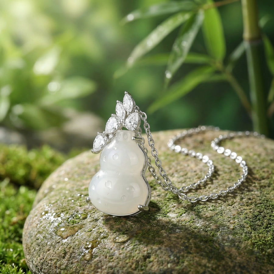 White Jade Gourd Necklace, Sparkling stone Leaves – jade necklace