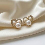 Heart-Shaped Pearl Stud Earrings – pearl earrings