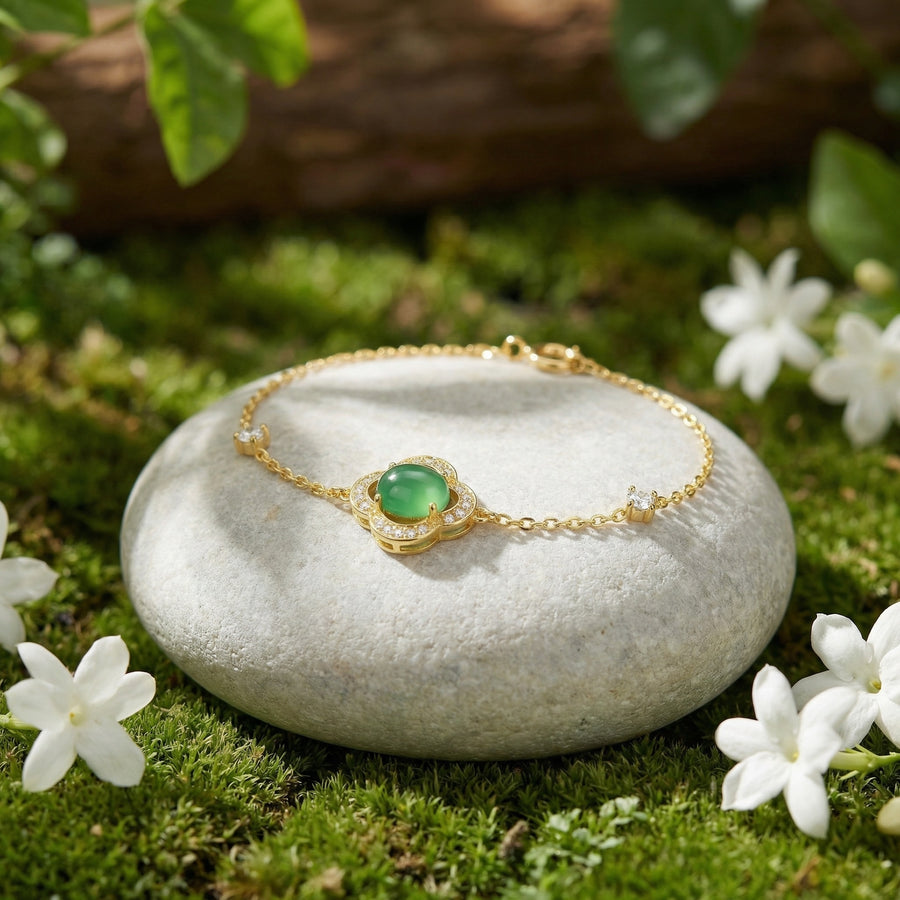 Green Chalcedony Clover Bracelet – sterling silver bracelet, close-up