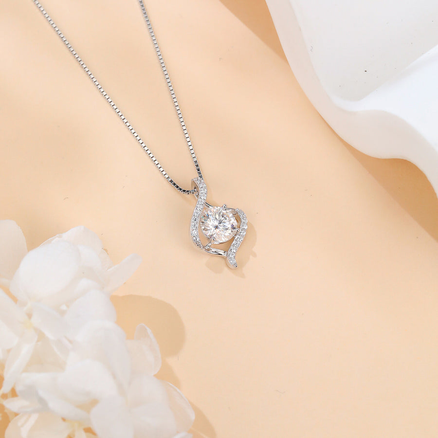 Twisted Sparkling stone Pendant Necklace – sparkling stone necklace, styling detail