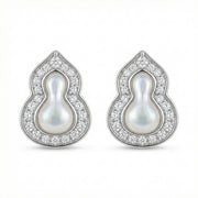 Pearl Hulu Gourd Stud Earrings – pearl earrings, front view