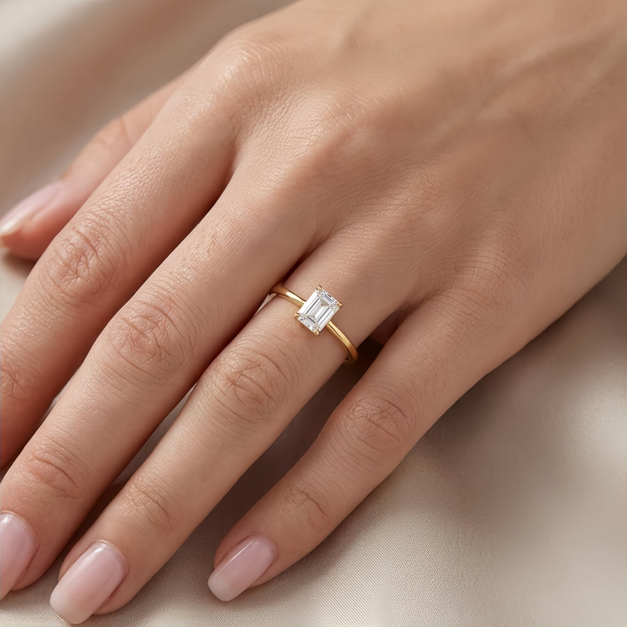 Gold-Plated Ring, Square-Cut Centerpiece – gold-plated ring