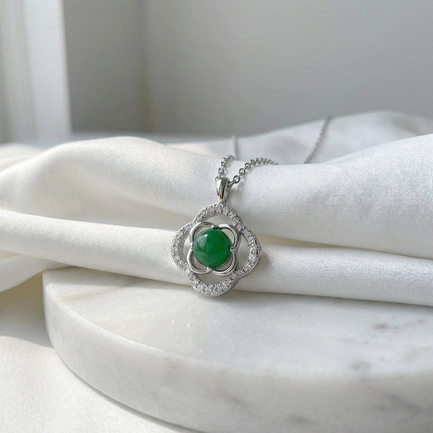 Quatrefoil Green Jadeite Necklace – jade necklace, side detail