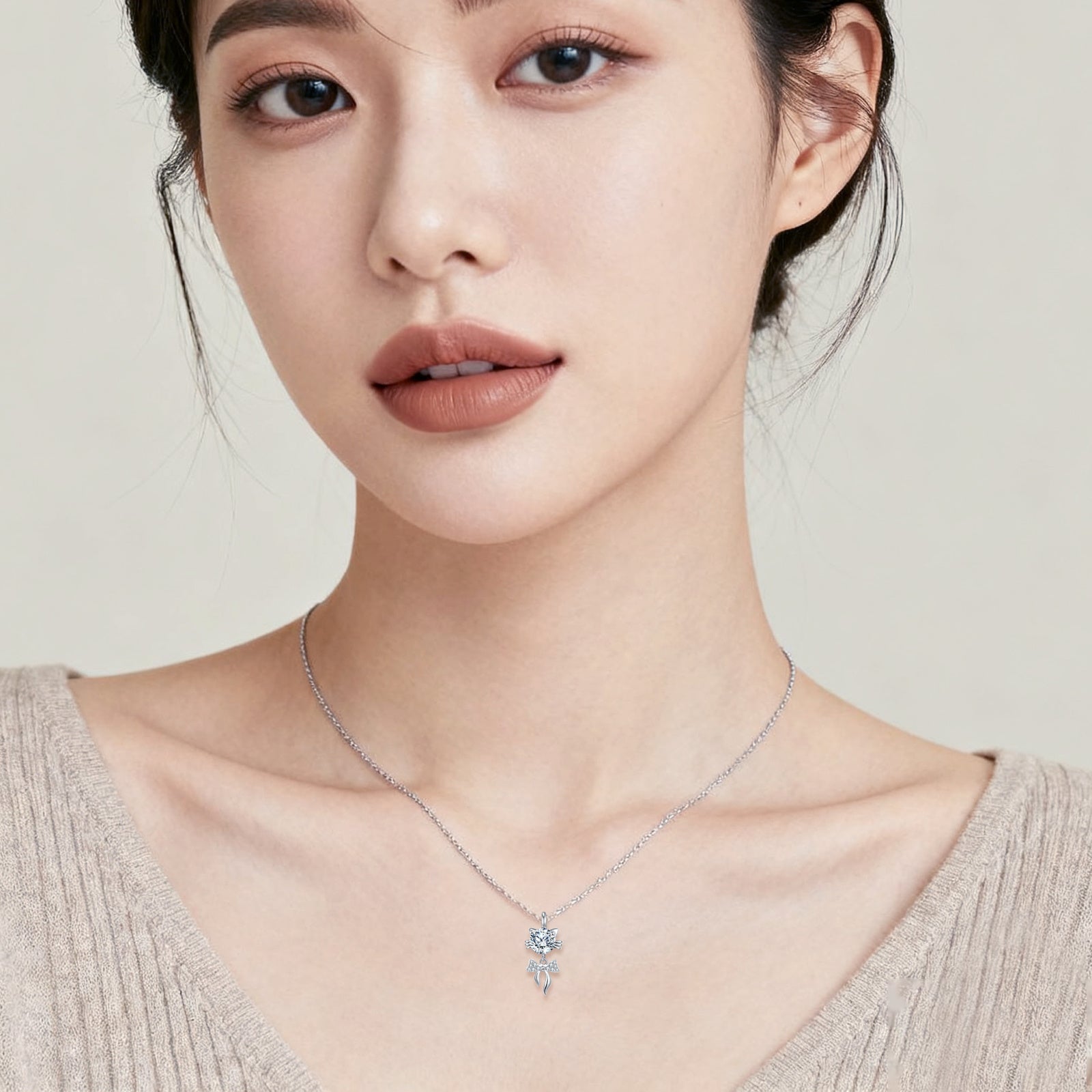 Sparkling stone Cat Pendant Necklace – sparkling stone necklace, front view