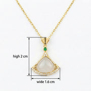 Fan-Shaped Pendant Necklace – pearl necklace, front view
