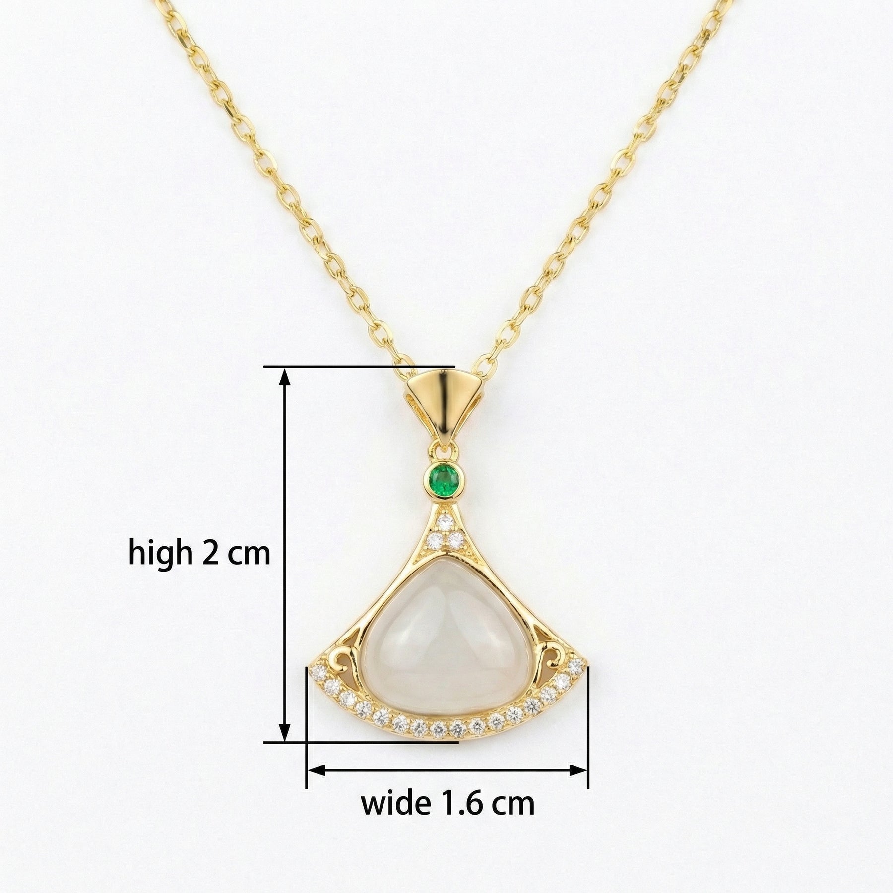 Fan-Shaped Pendant Necklace – pearl necklace, front view
