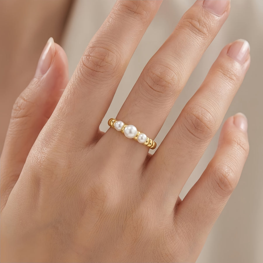 Four-Pearl Scalloped Ring – pearl ring, side detail