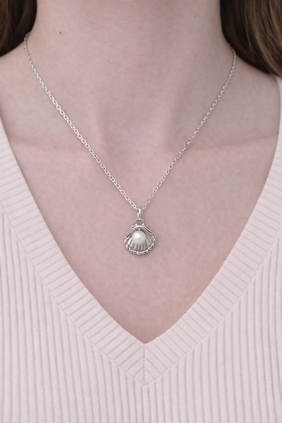 Stainless Steel Silver Oyster Necklace – stainless steel necklace, side detail